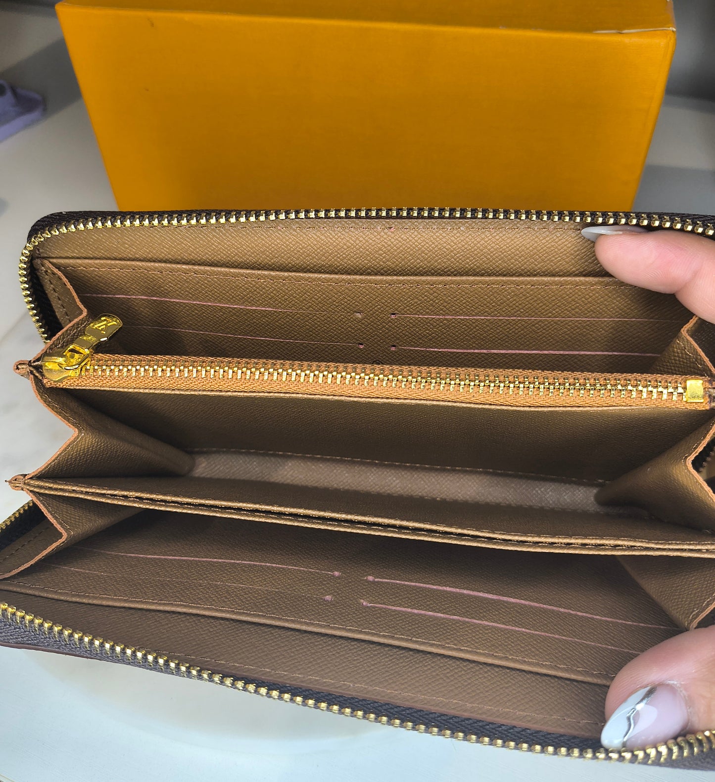 Vivian Wallet