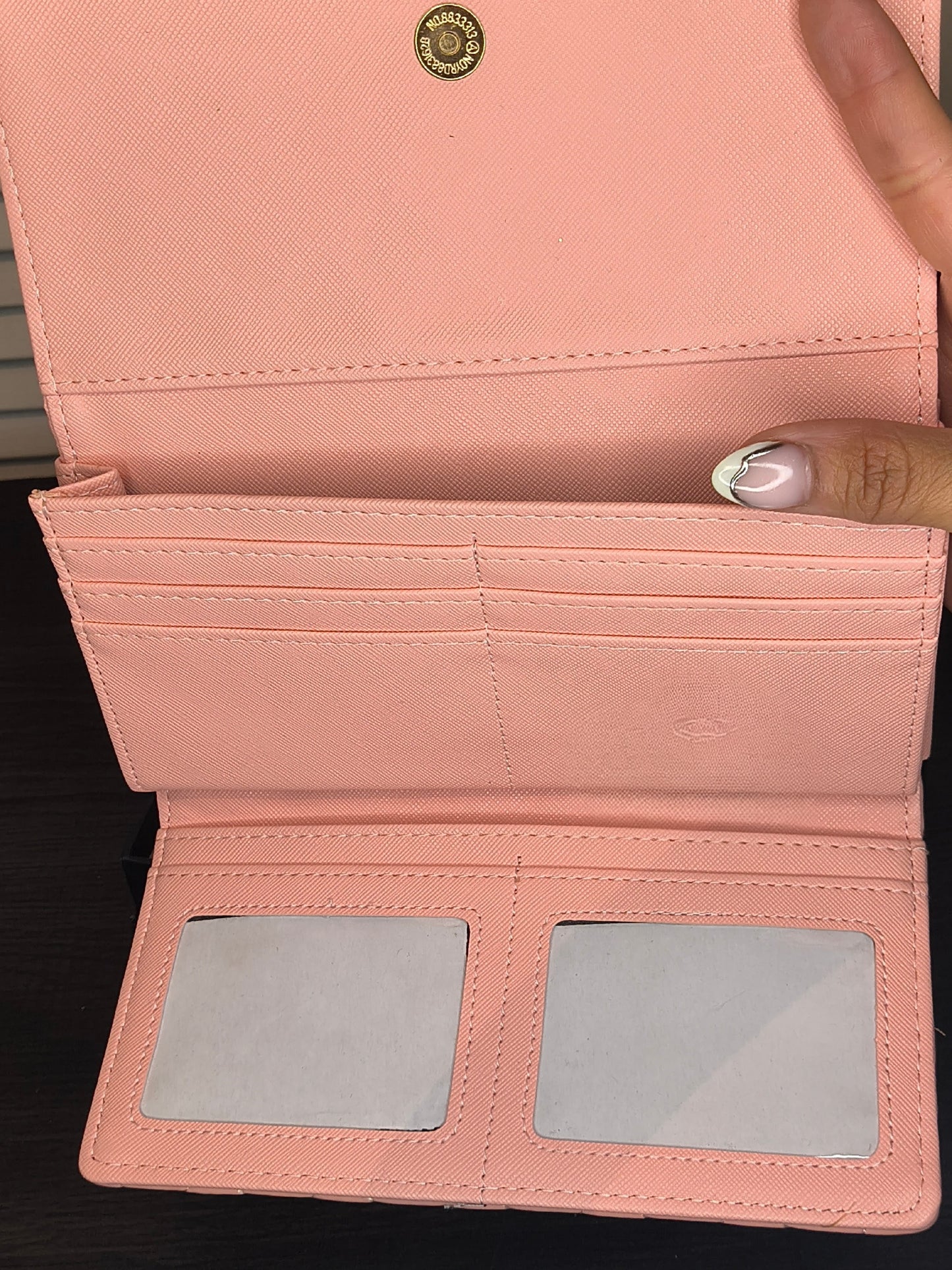 Dianthus wallet