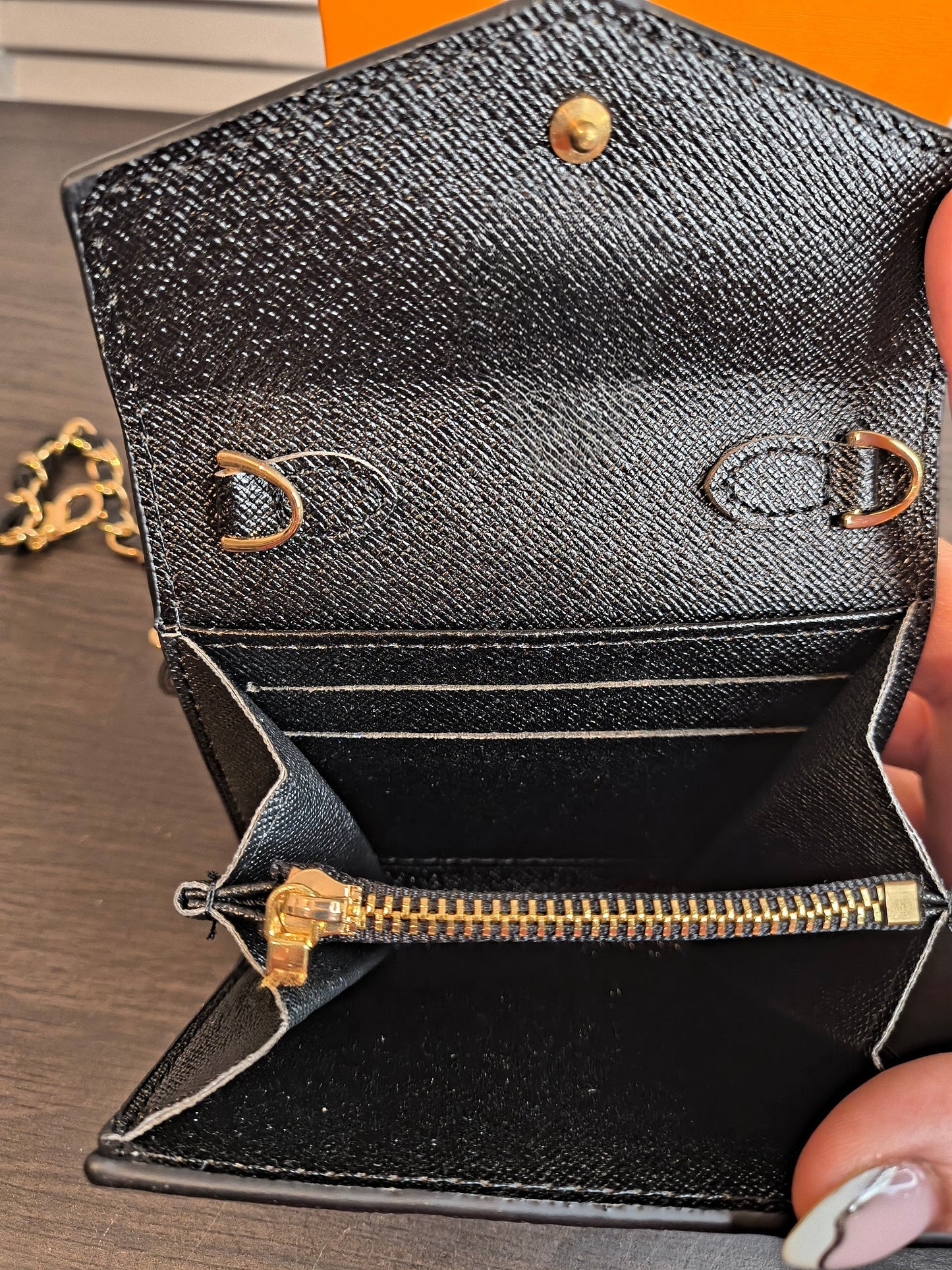 Victoria Crossbody Wallet